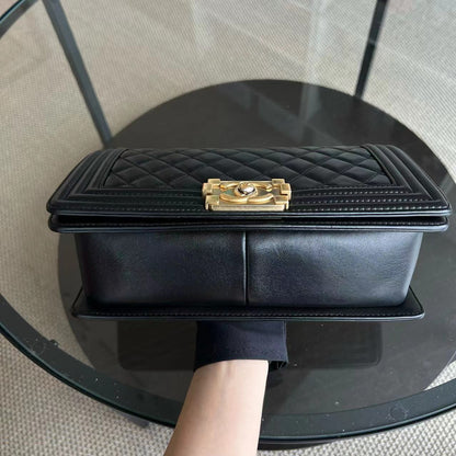Boy Old Medium 25CM Quilted Lambskin Black Leboy Golden Hardware Series 23