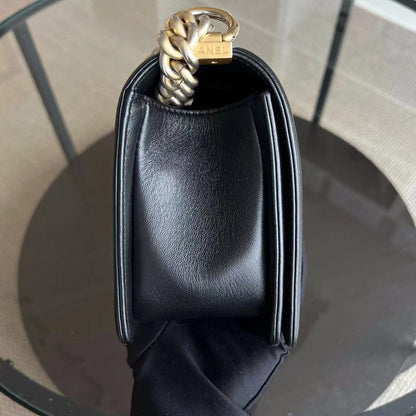 Boy Old Medium 25CM Quilted Lambskin Black Leboy Golden Hardware Series 23