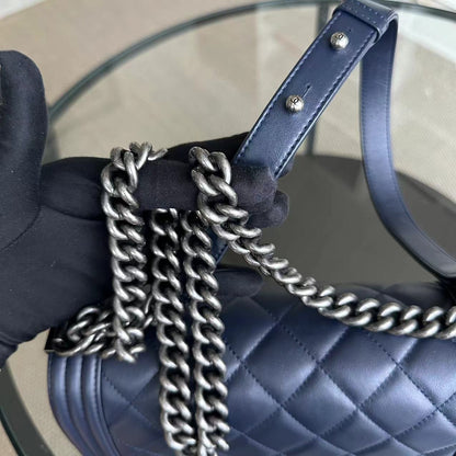 Boy Old Medium 25CM Quilted Lambskin Leboy Navy Blue RSHW No 19