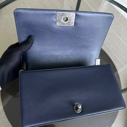 Boy Old Medium 25CM Quilted Lambskin Leboy Navy Blue RSHW No 19