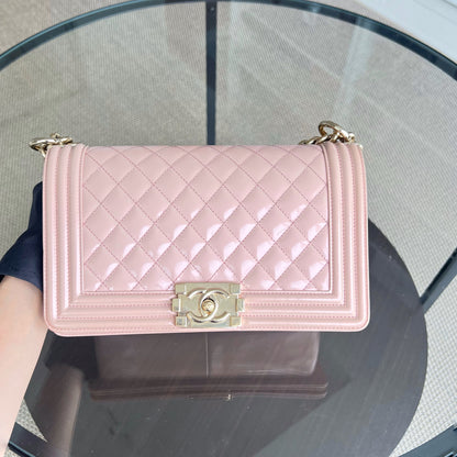 Boy Old Medium 25CM Quilted Smooth Glazed Calfskin Sakura Pink Leboy Golden Hardware Series 22