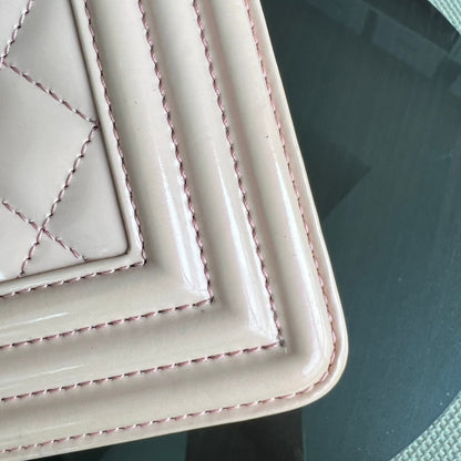 Boy Old Medium 25CM Quilted Smooth Glazed Calfskin Sakura Pink Leboy Golden Hardware Series 22