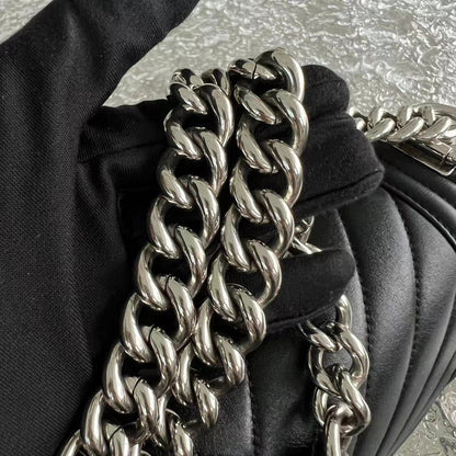 Boy Old Medium Chevron Calfskin Black Silver Hardware Series 22