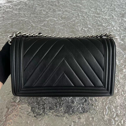 Boy Old Medium Chevron Calfskin Black Silver Hardware Series 22