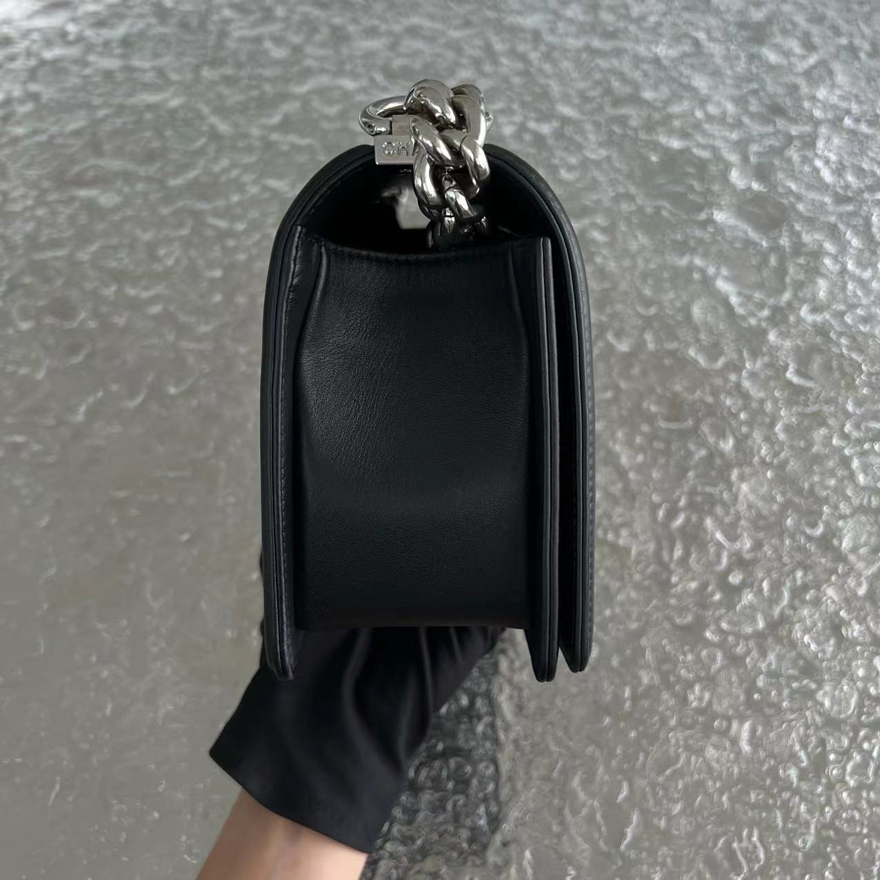 Boy Old Medium Chevron Calfskin Black Silver Hardware Series 22