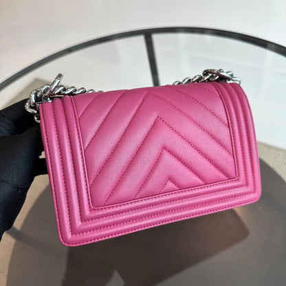 Boy Small Calfskin Chevron Pink SHW No 26