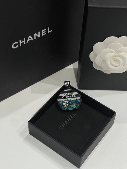 Chanel - Broche Coco CC bouteille