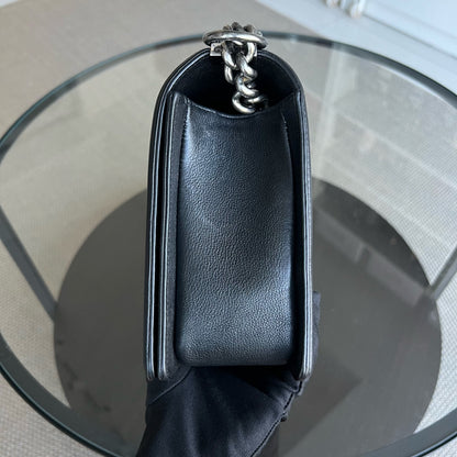 Calfskin Boy New Medium 28CM Quilted Grained Calfskin Caviar Black Ruthenium Silver Hardware Series 23