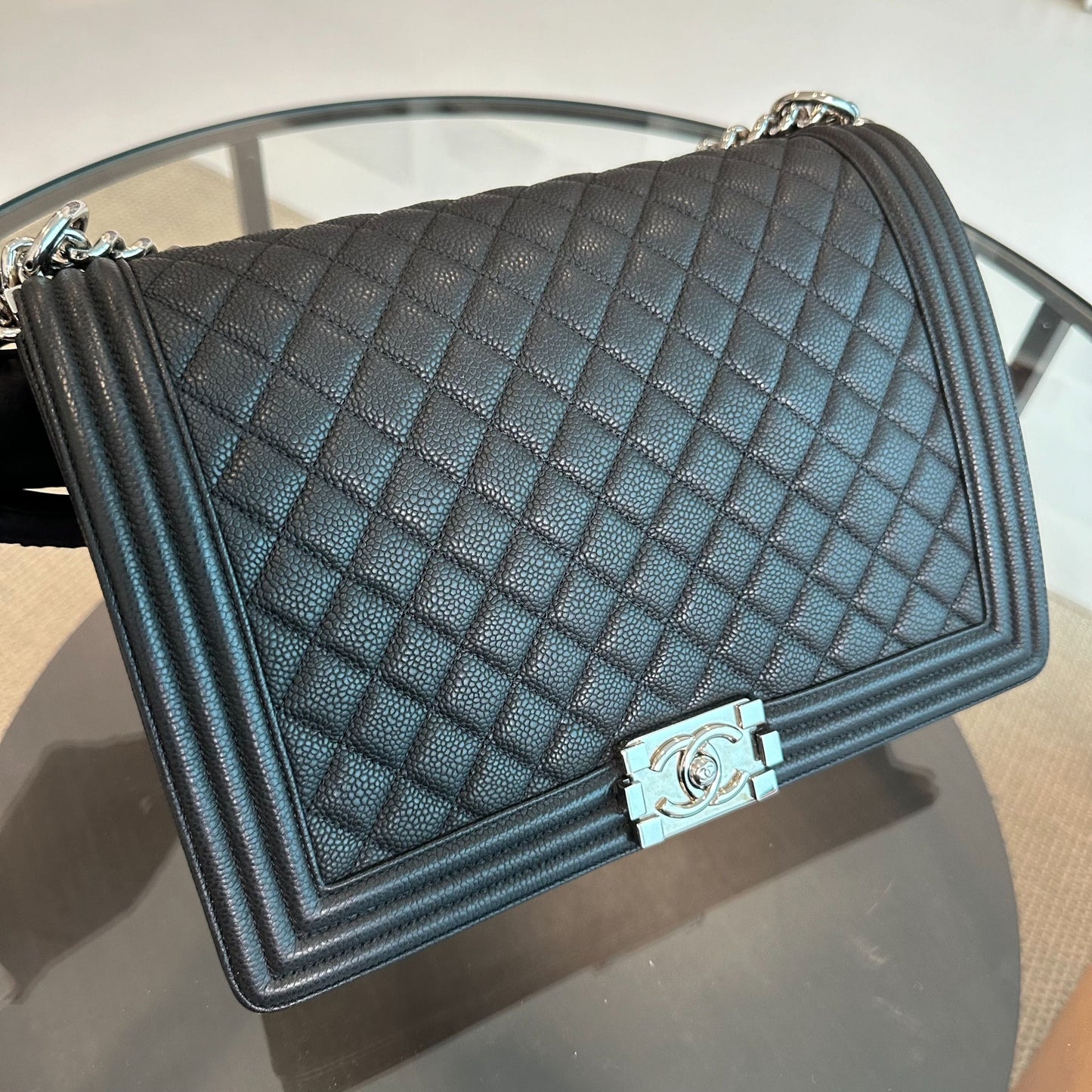 Caviar Boy Large 30CM Calfskin Leboy Black SHW No 17