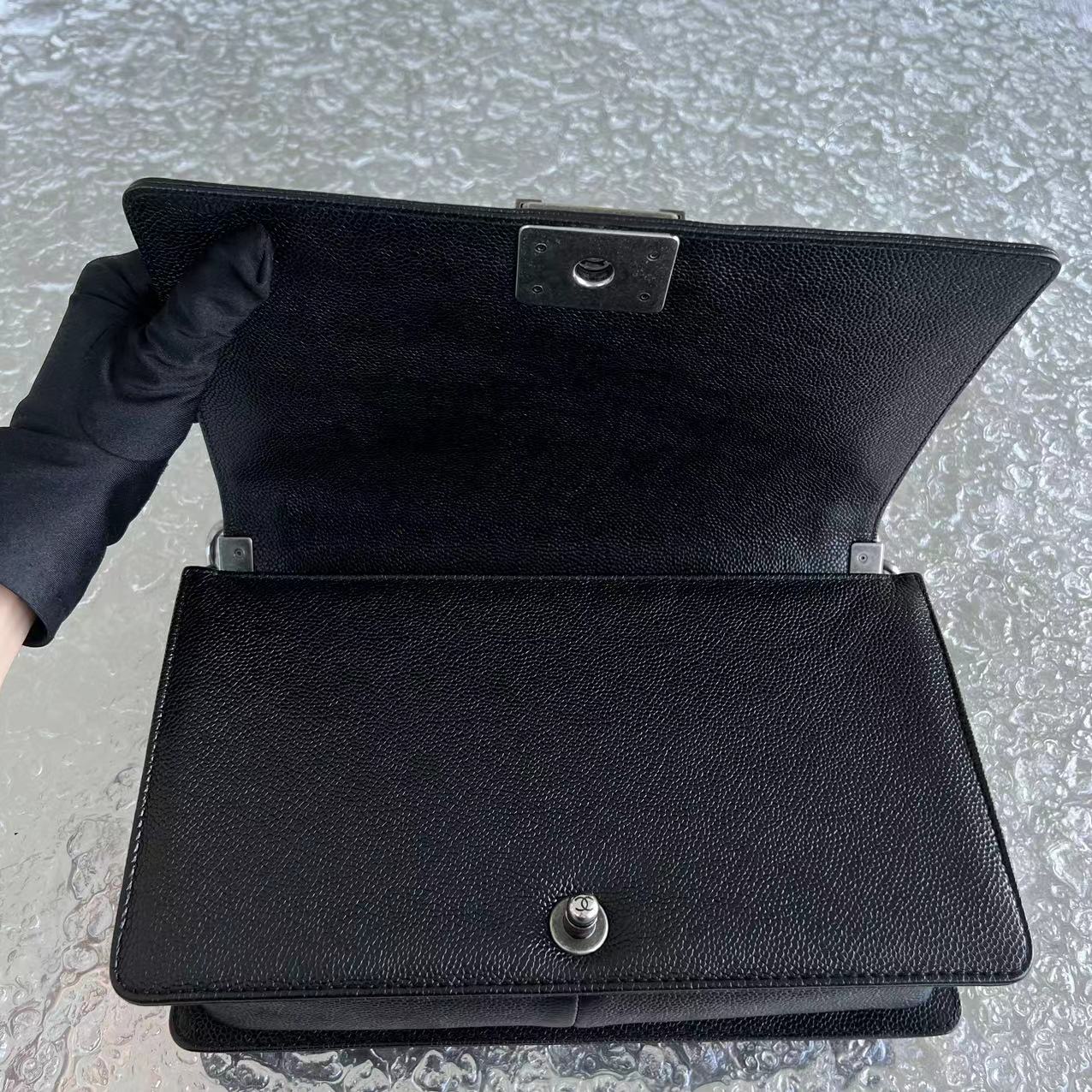 Caviar Boy New Medium 28CM Quilted Grained Calfskin Leboy Black Silver Hardware Series 20