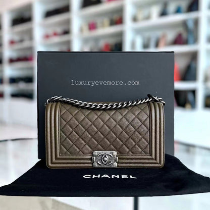 Caviar Boy Old Medium 25CM Quilted Grained Calfskin Olive Green Ruthenium Silver Hardware Series 23