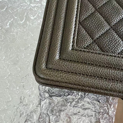 Caviar Boy Old Medium 25CM Quilted Grained Calfskin Olive Green Ruthenium Silver Hardware Series 23