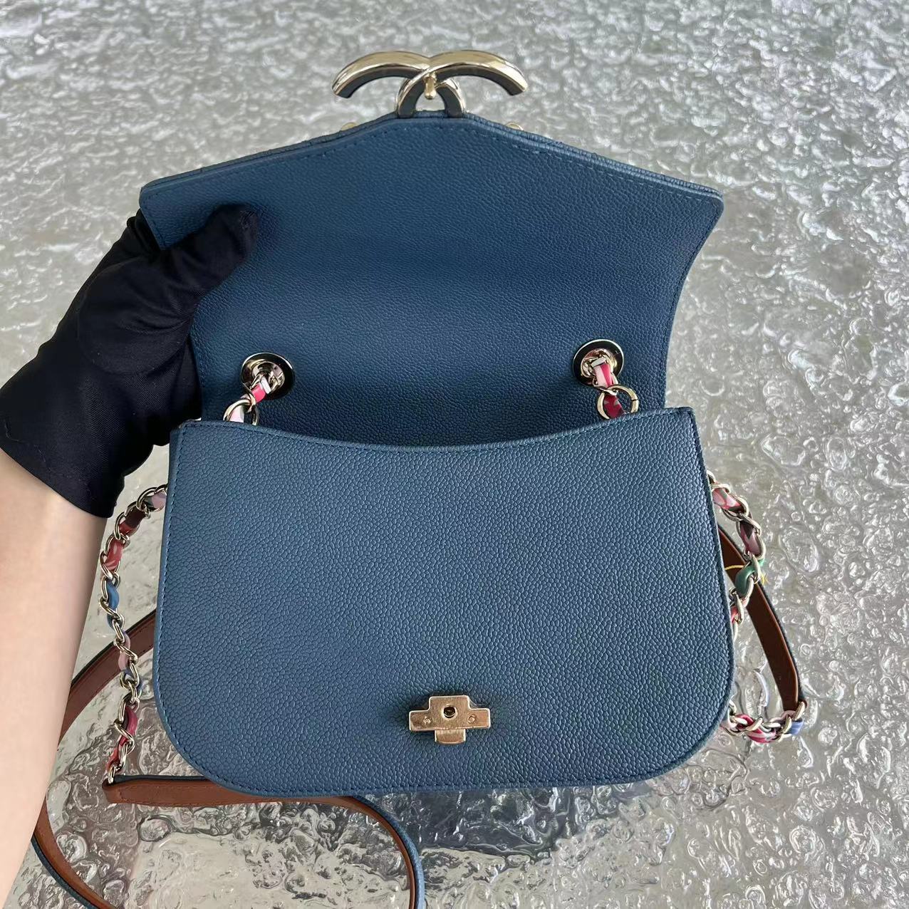 Chane Coco Curve Cuba - Medium Caviar Quilted Grained Calfskin Blue Cross Body Golden Hardware Series 23