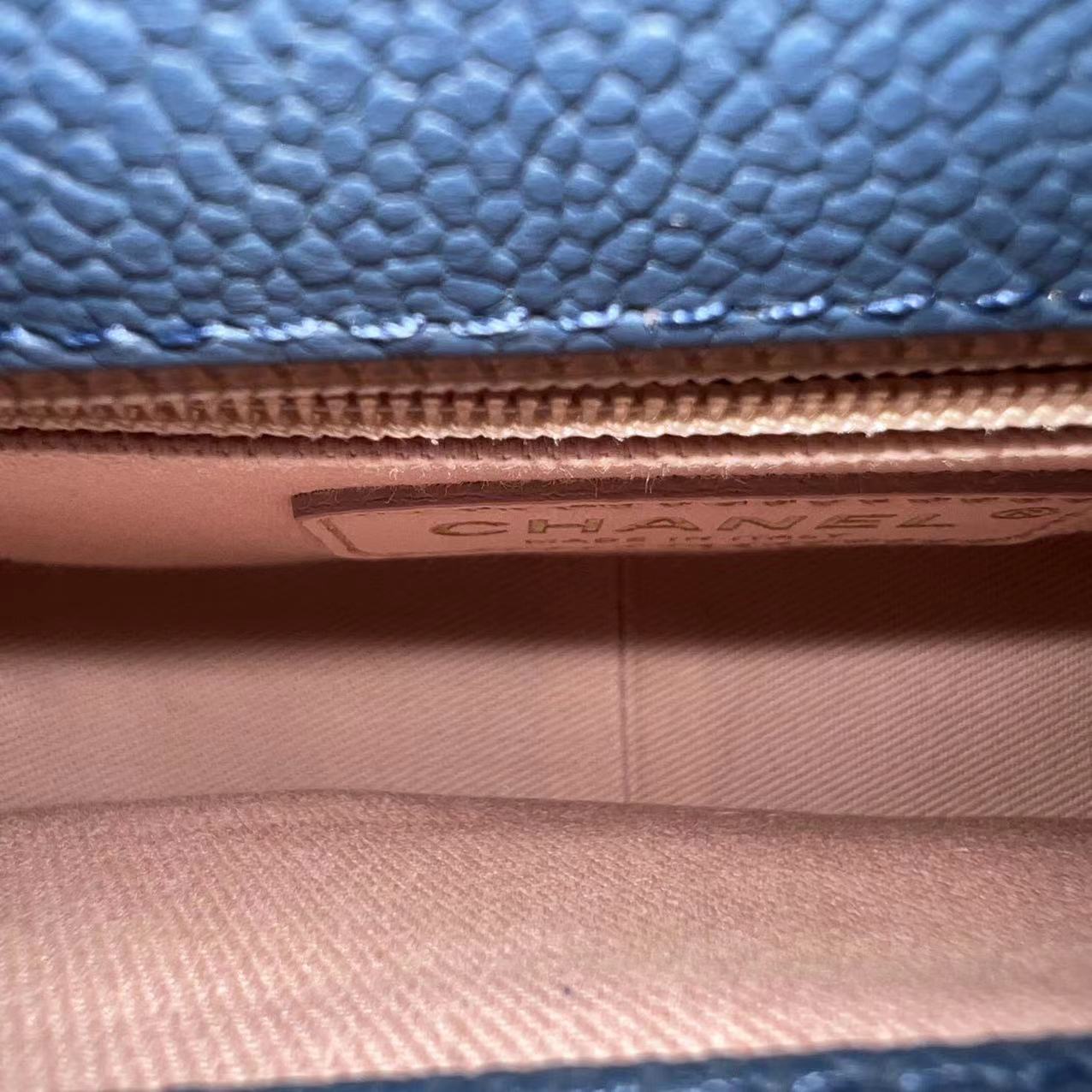 Chane Coco Curve Cuba - Medium Caviar Quilted Grained Calfskin Blue Cross Body Golden Hardware Series 23