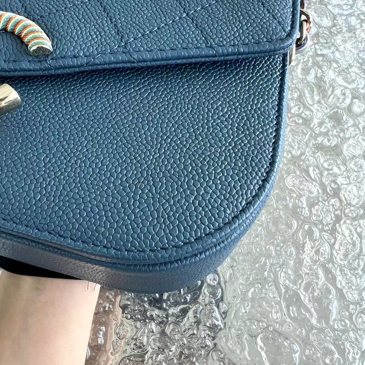 Chane Coco Curve Cuba - Medium Caviar Quilted Grained Calfskin Blue Cross Body Golden Hardware Series 23
