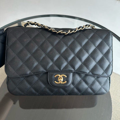 Caviar Jumbo Classic Flap Single Flap Quilted Calfskin Black GHW No 13