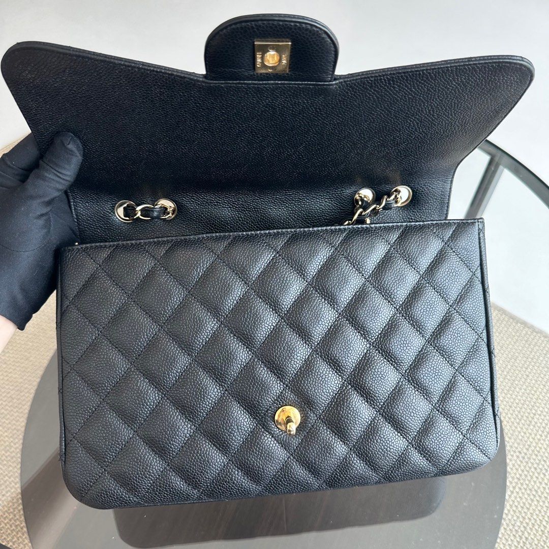 Caviar Jumbo Classic Flap Single Flap Quilted Calfskin Black GHW No 13