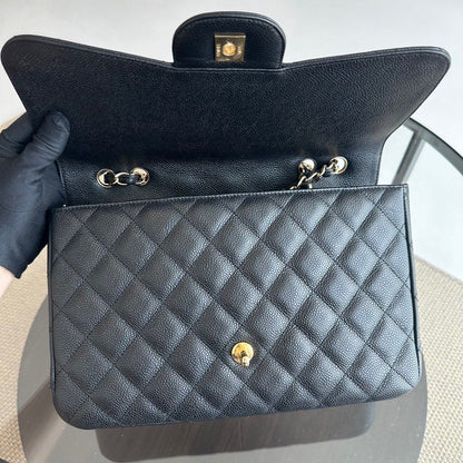 Caviar Jumbo Classic Flap Single Flap Quilted Calfskin Black GHW No 13