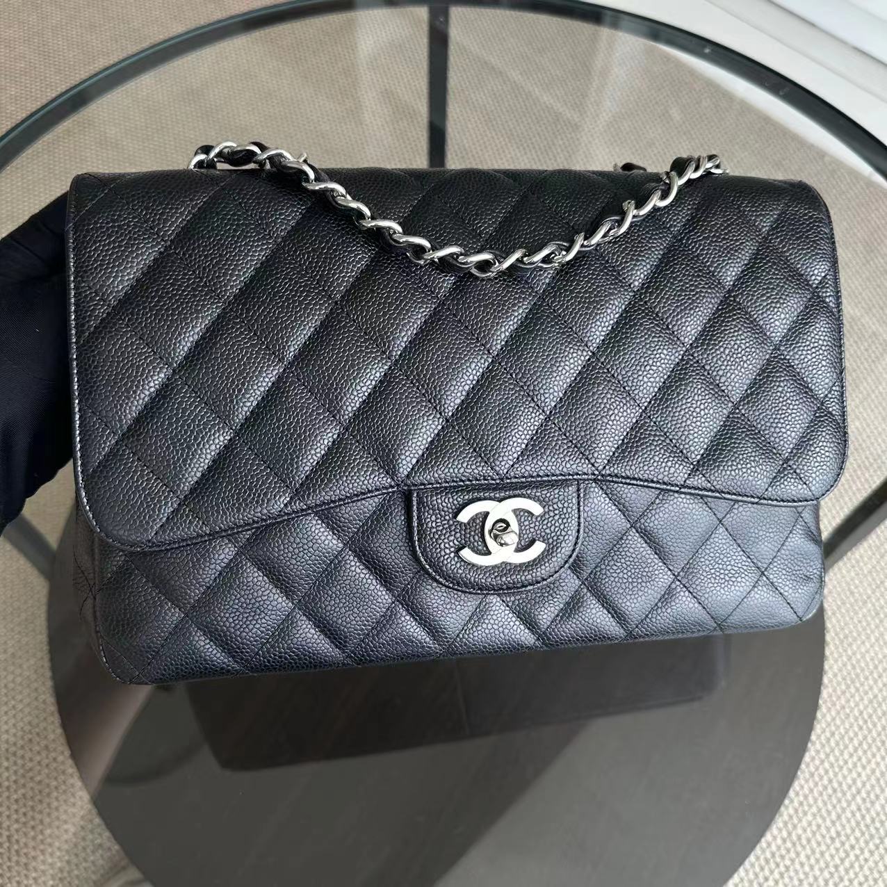 Caviar Jumbo Classic Flap Single Flap Quilted Calfskin Black SHW No 11