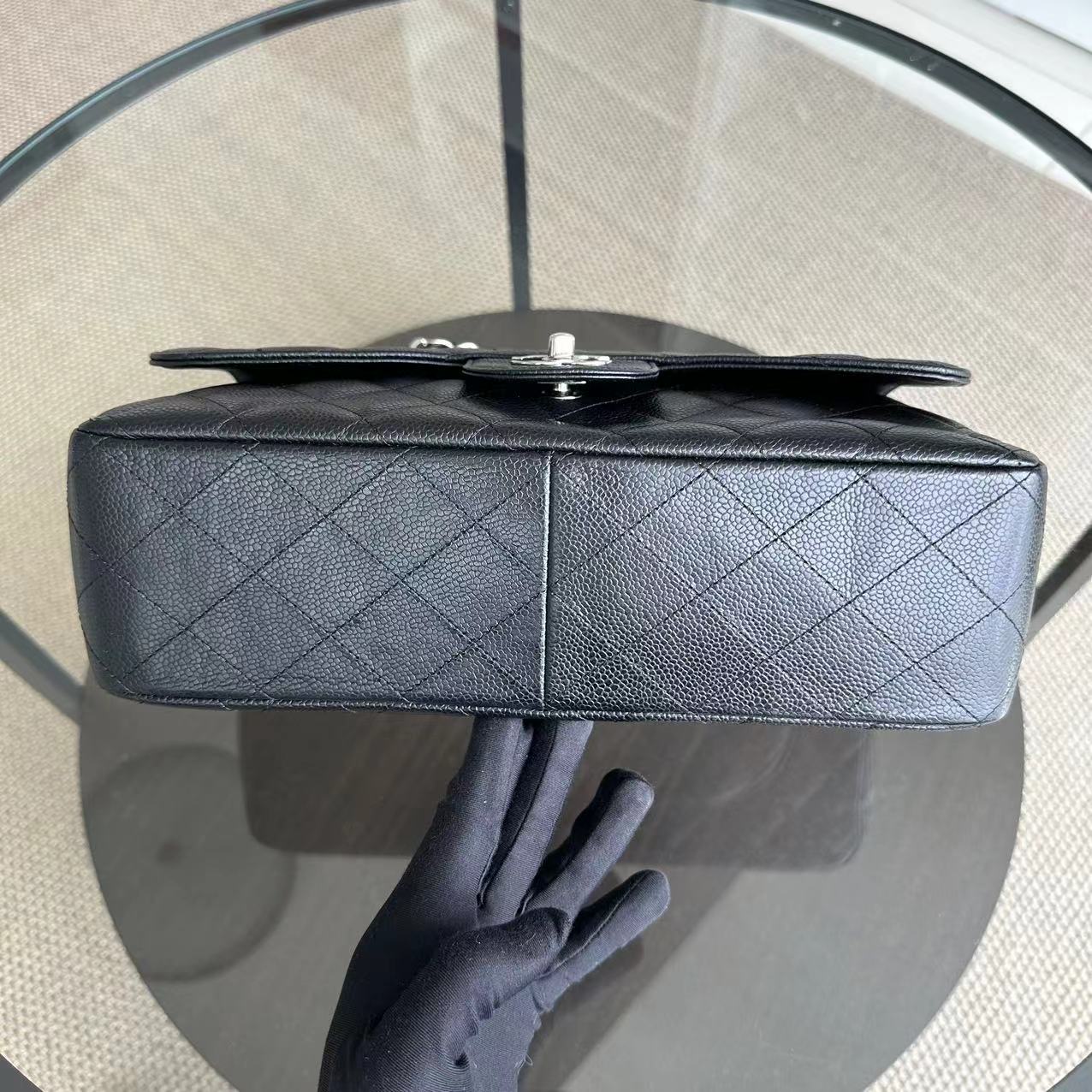 Caviar Jumbo Classic Flap Single Flap Quilted Calfskin Black SHW No 11