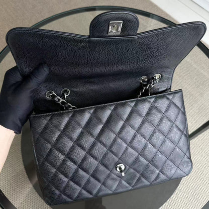 Caviar Jumbo Classic Flap Single Flap Quilted Calfskin Black SHW No 11