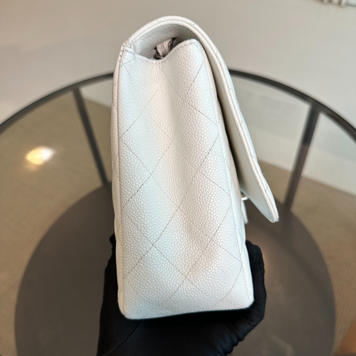 Caviar Jumbo Classic Flap Single Flap White SHW No 13