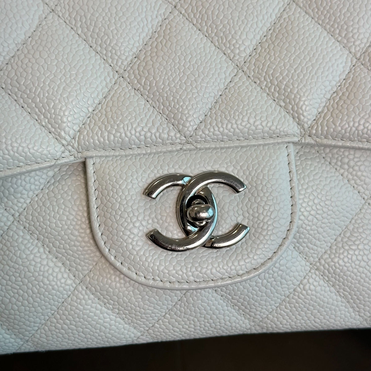 Caviar Jumbo Classic Flap Single Flap White SHW No 13