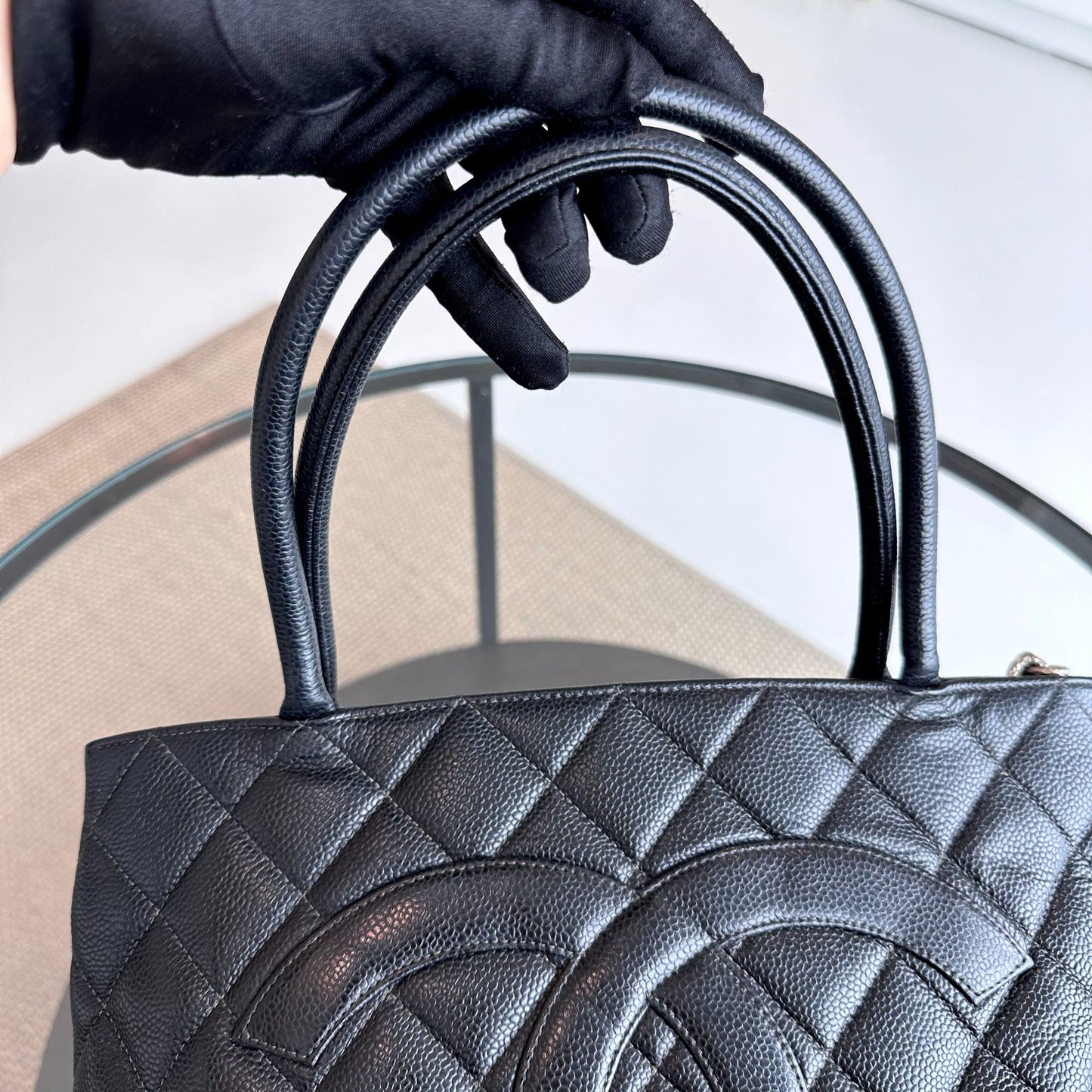 Caviar Medallion Tote Leather Black SHW No 6