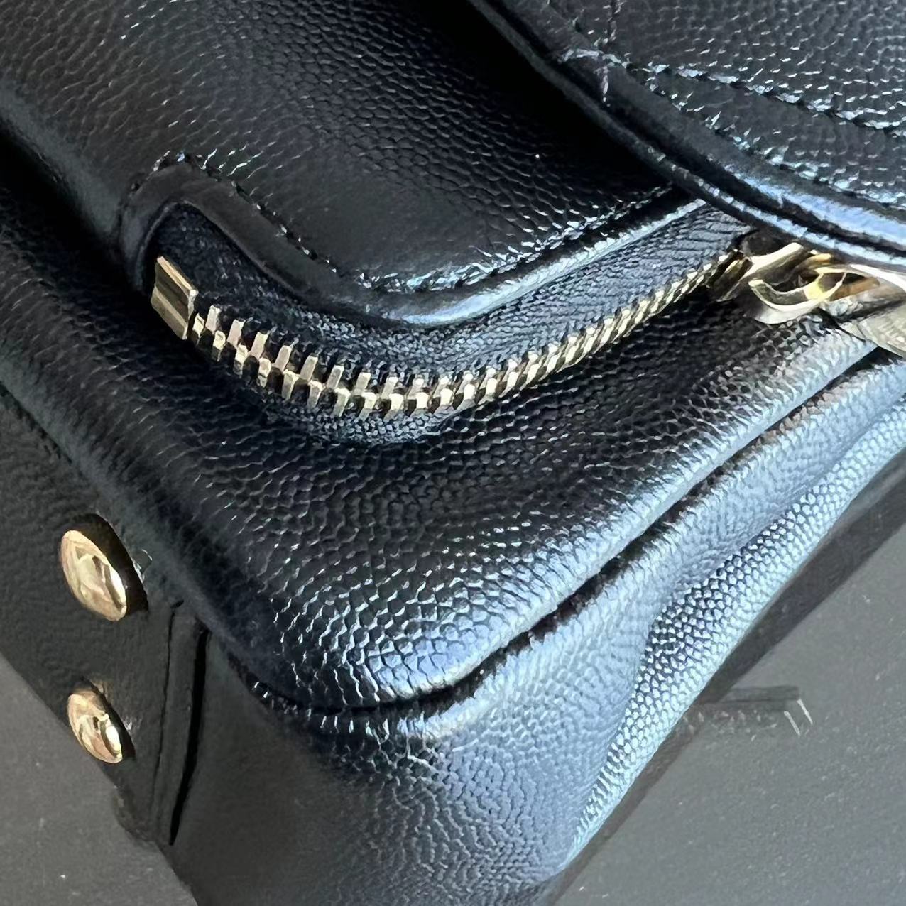 Caviar Medium Business Affinity 23CM Quilted Calfskin Black GHW No 25