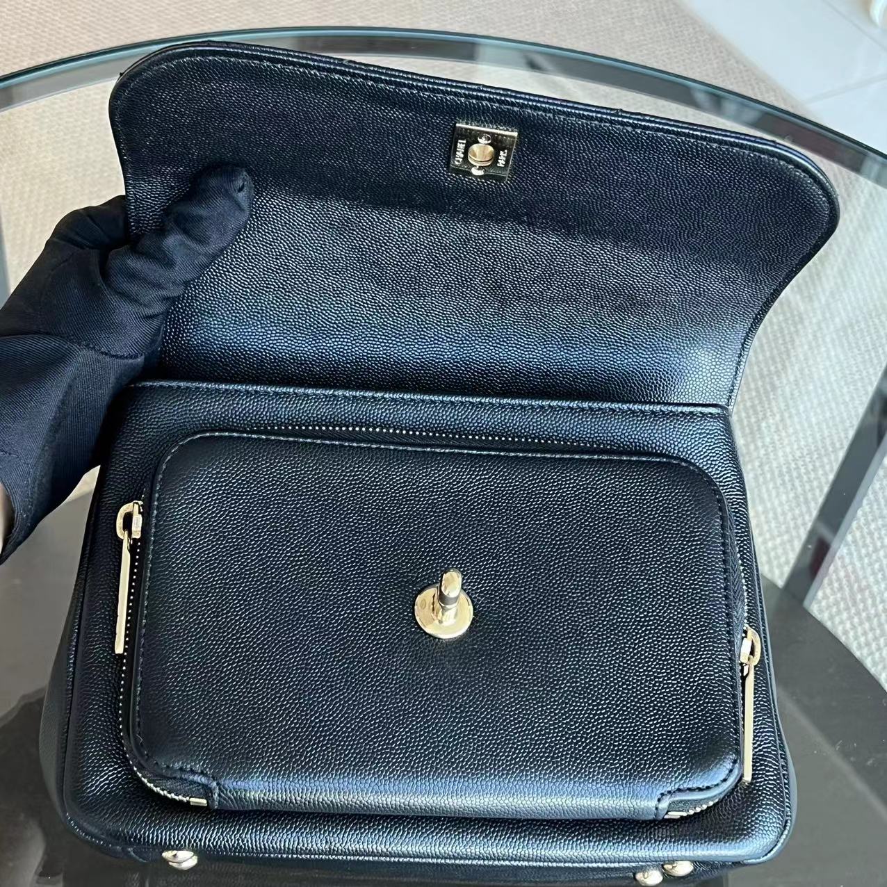 Caviar Medium Business Affinity 23CM Quilted Calfskin Black GHW No 25