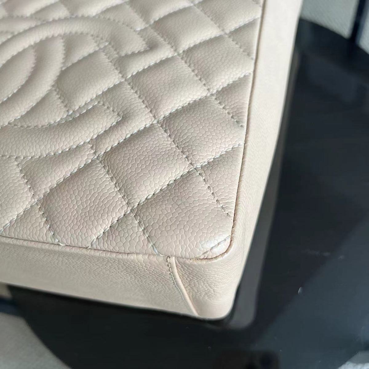 Caviar PST Petite Shopping Tote Quilted Grained Calfskin Beige Golden Hardware Series 14
