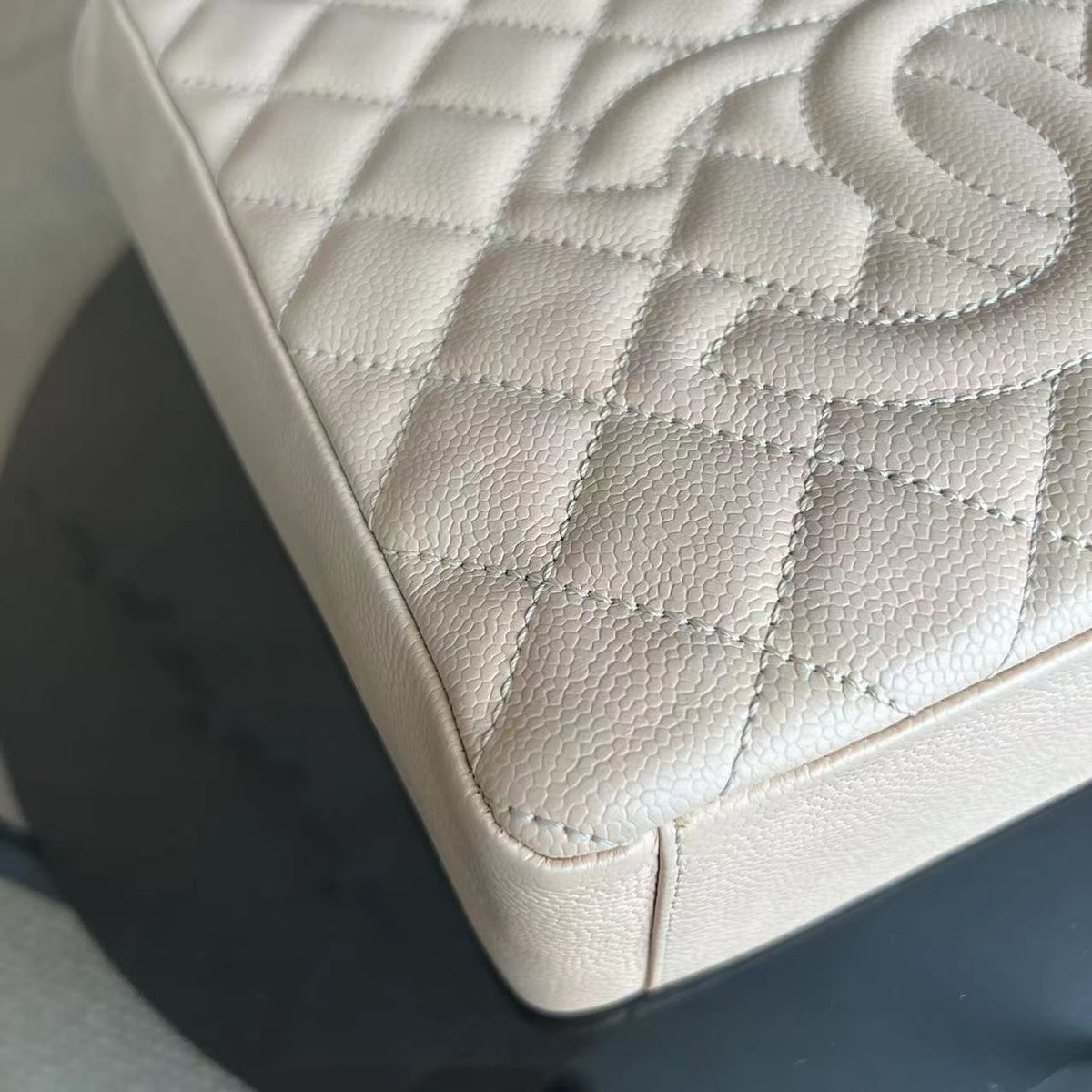 Caviar PST Petite Shopping Tote Quilted Grained Calfskin Beige Golden Hardware Series 14