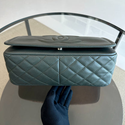 Caviar Seasonal Jumbo Timeless Double CC Flap Calfskin Green No 15
