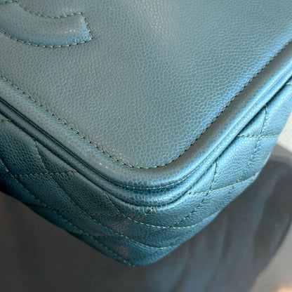 Caviar Seasonal Jumbo Timeless Double CC Flap Calfskin Green No 15