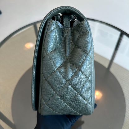 Caviar Seasonal Jumbo Timeless Double CC Flap Calfskin Green No 15