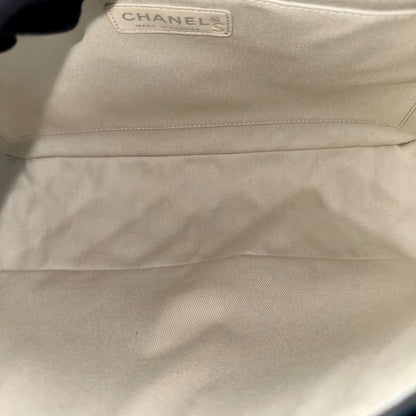 Caviar Seasonal Jumbo Timeless Double CC Flap Calfskin Green No 15