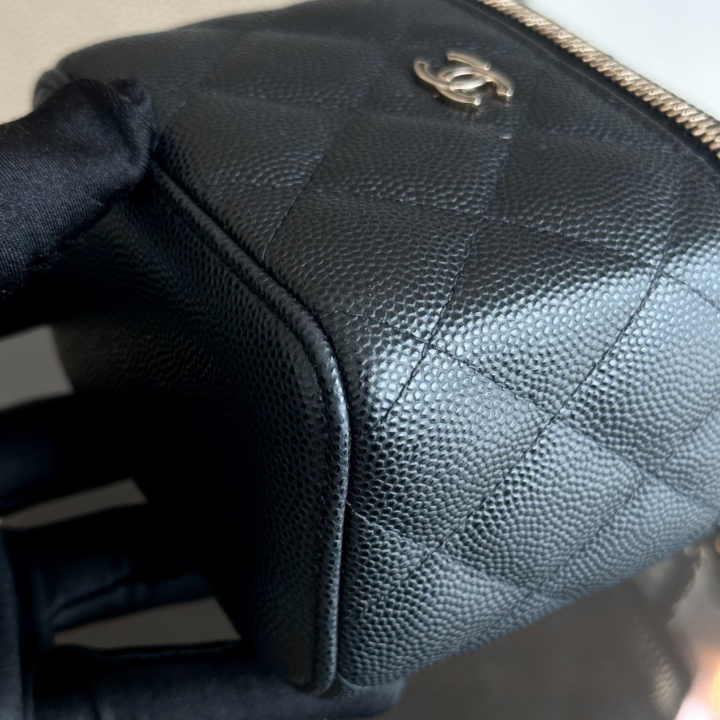 Caviar Vanity Mini Quilted Black GHW No 31