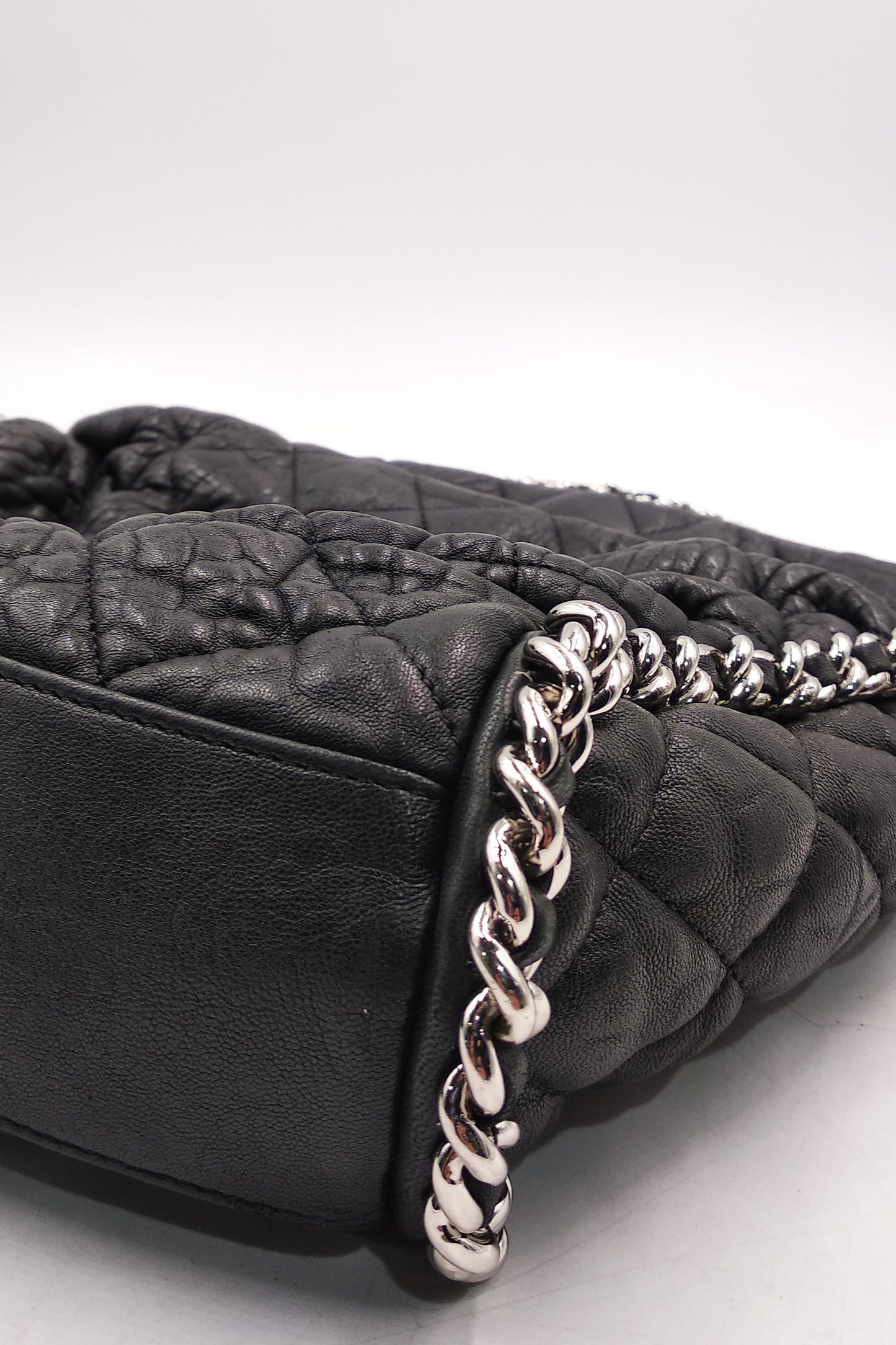 Chain Around Hobo Black