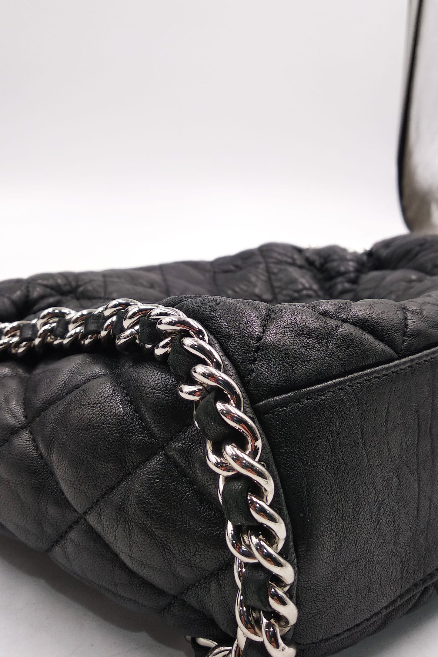 Chain Around Hobo Black