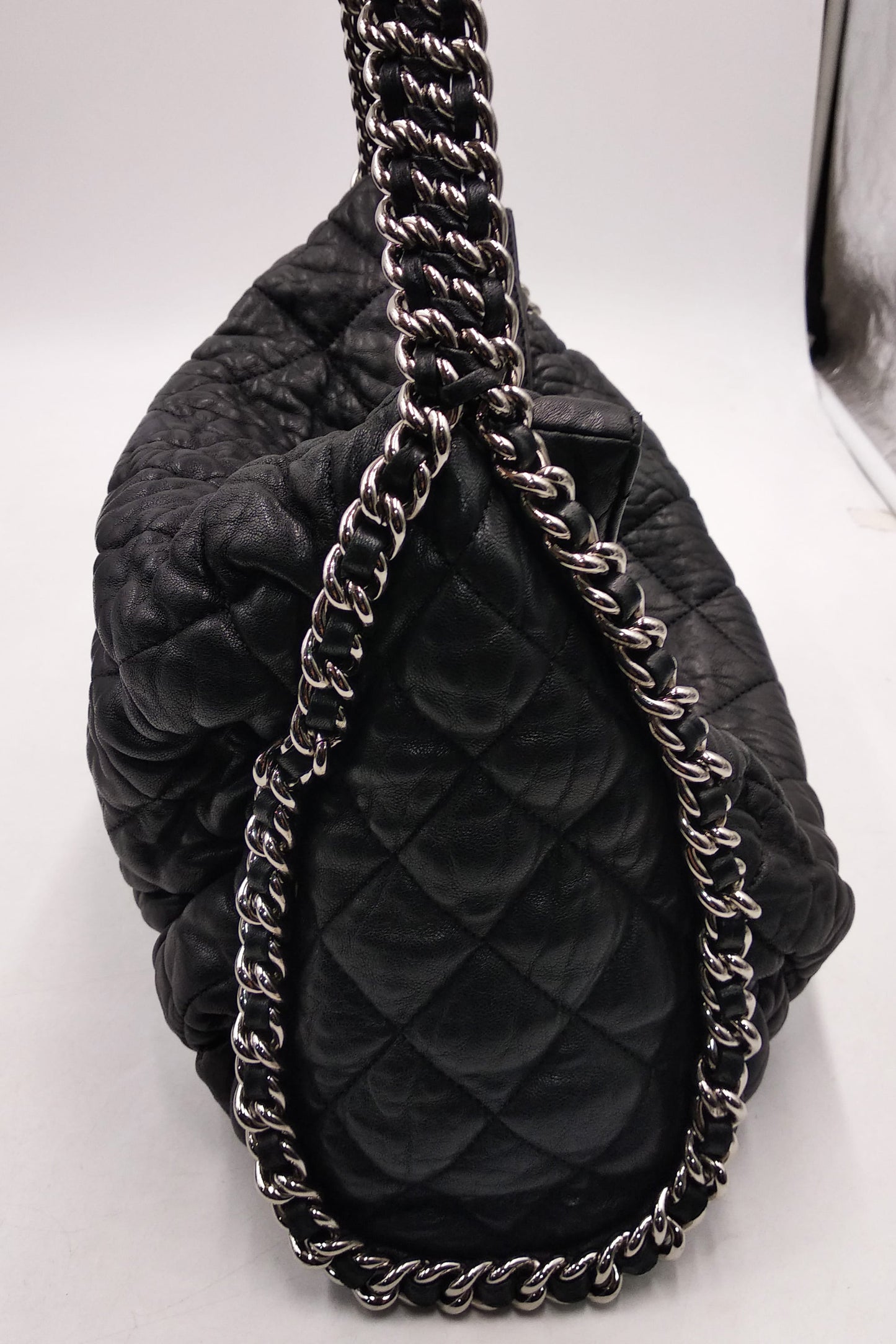 Chain Around Hobo Black