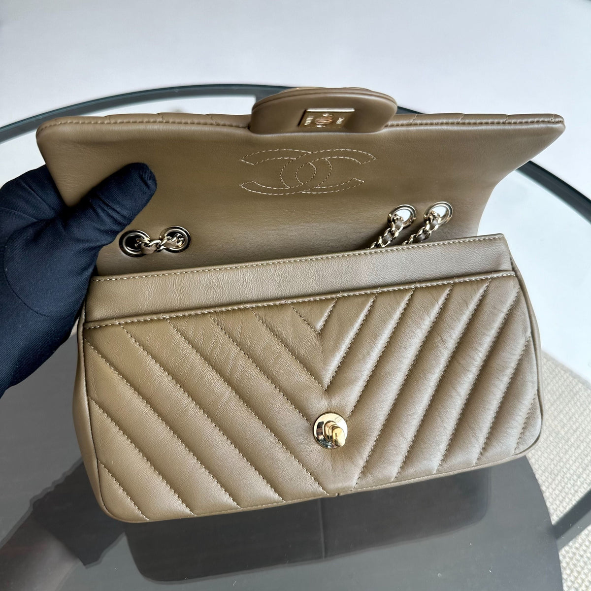 Chevron Classic Seasonal Flap Lambskin Olive GHW No 20