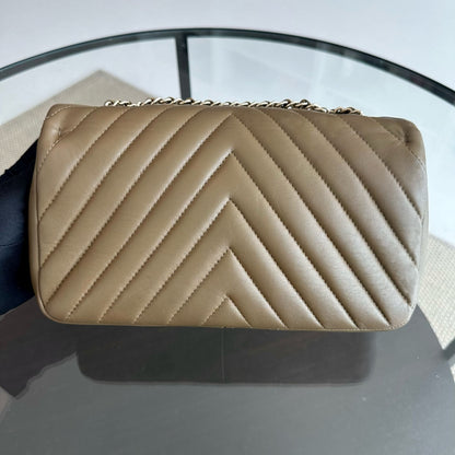 Chevron Classic Seasonal Flap Lambskin Olive GHW No 20