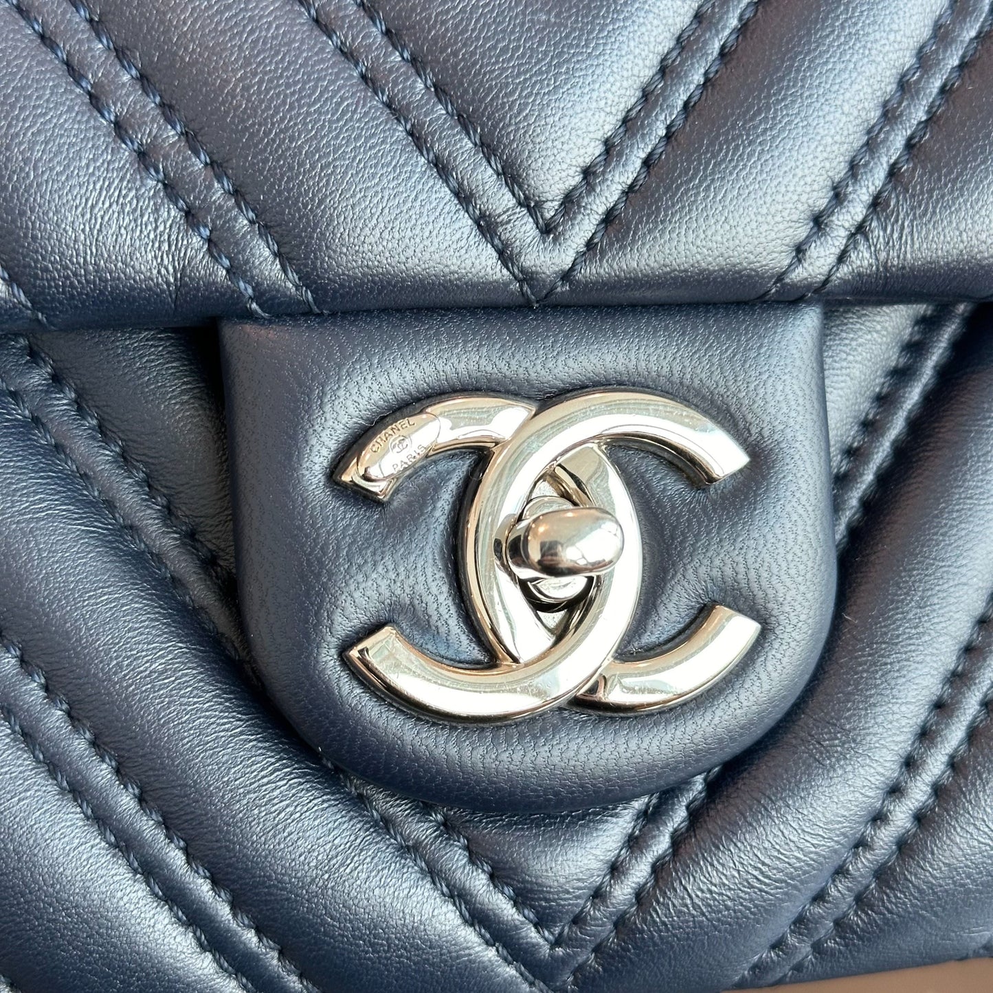 Chevron Classic Seasonal Jumbo Flap 30CM Lambskin Dark Blue SHW No 21