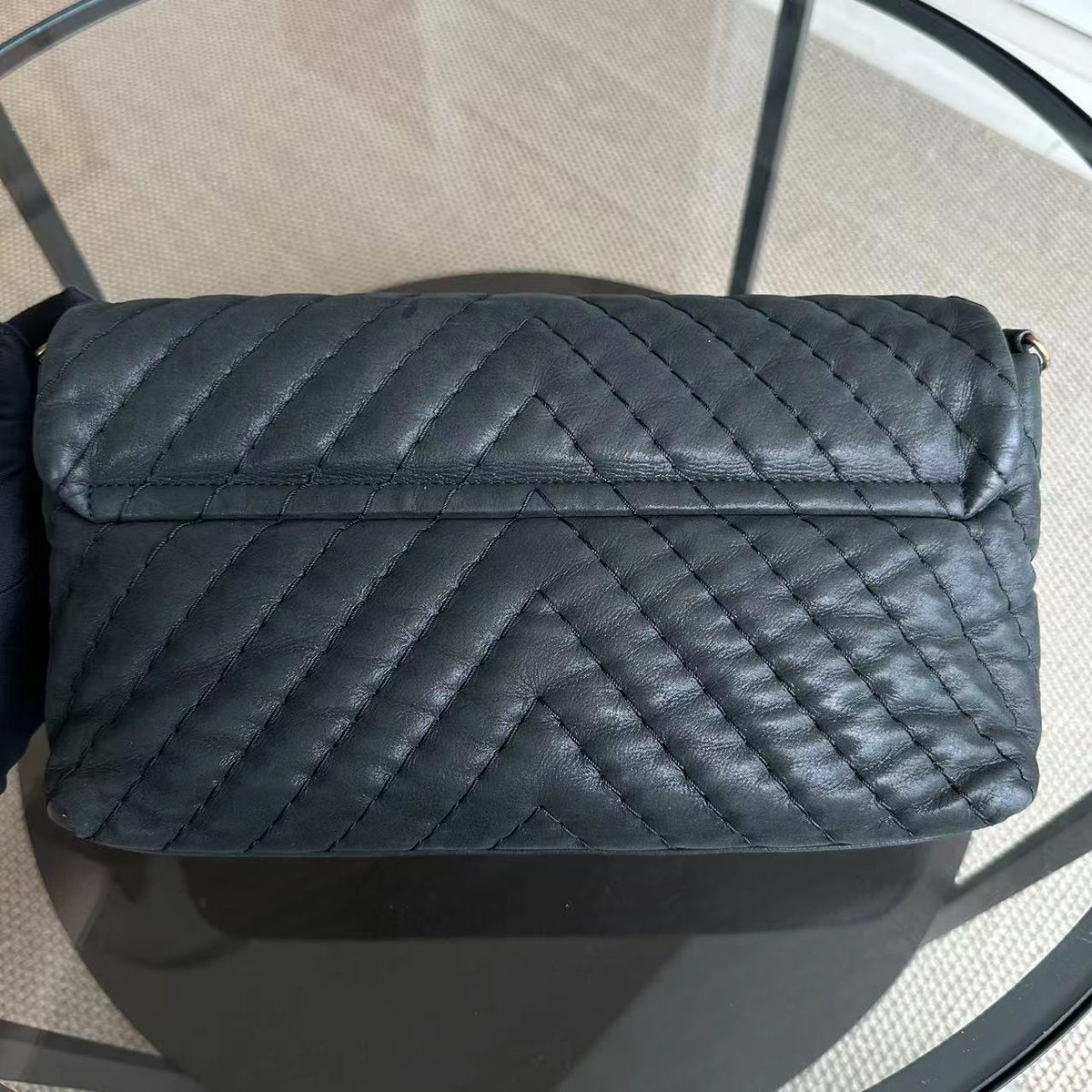 Chevron V-Stich Seasonal Classic Flap Black GHW NO 14