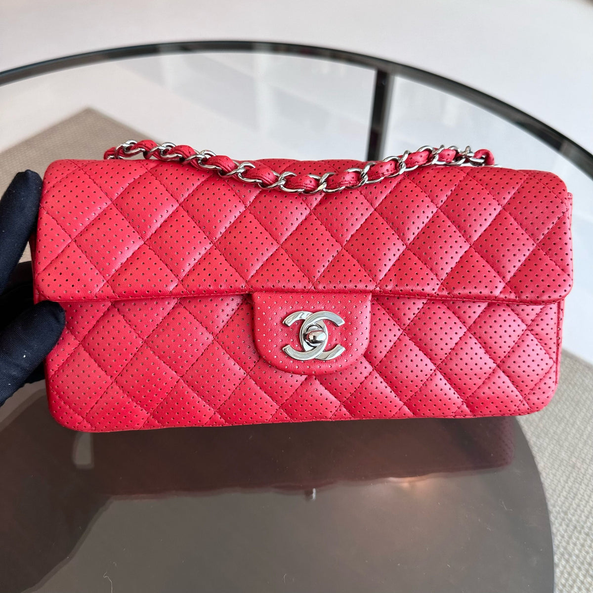 Classic Flap East West Lambskin Perforated Red SHW No 11