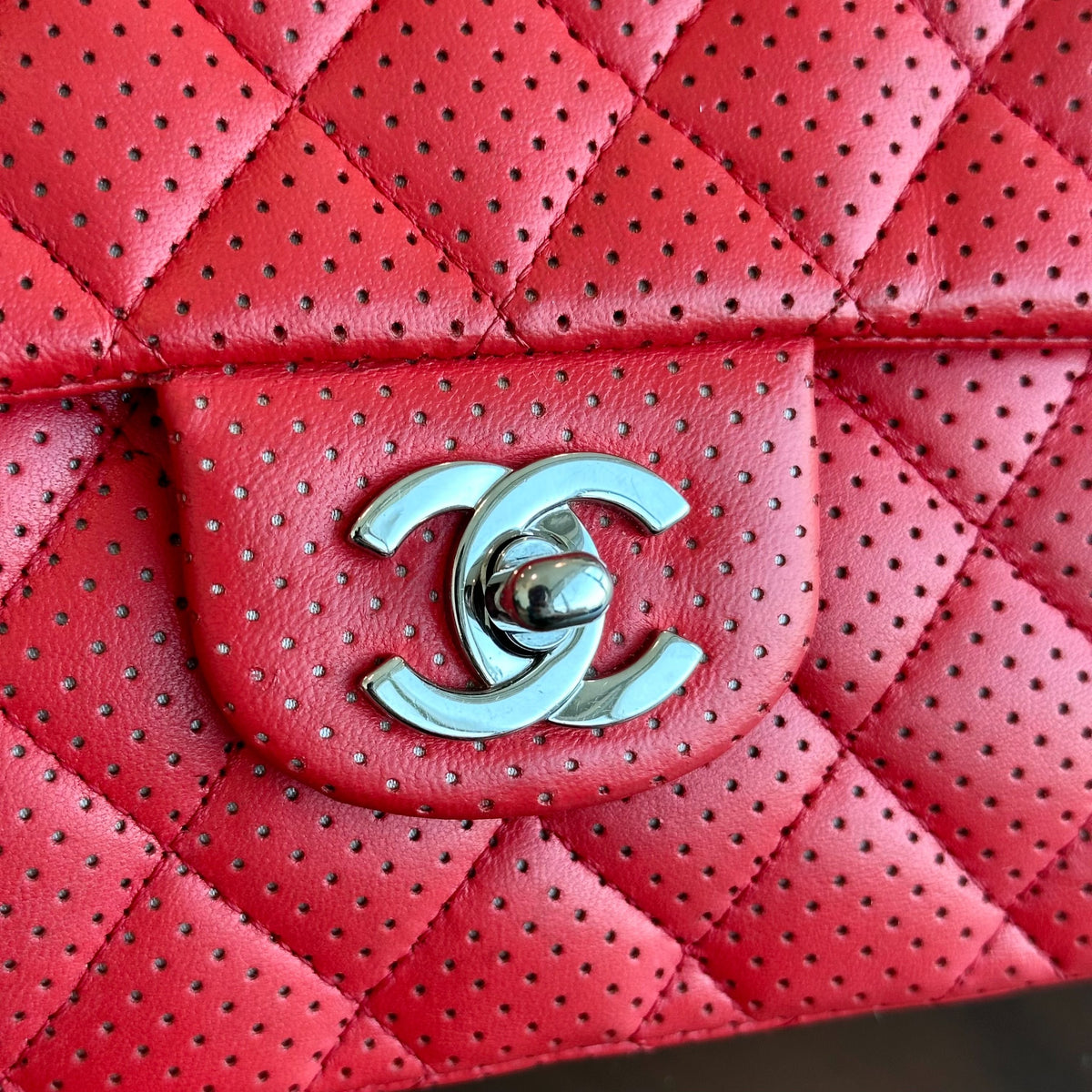 Classic Flap East West Lambskin Perforated Red SHW No 11