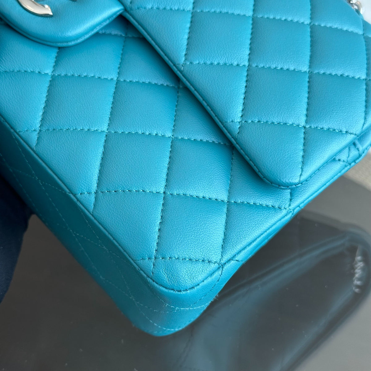 Classic Flap Medium Lambskin Blue SHW No 20