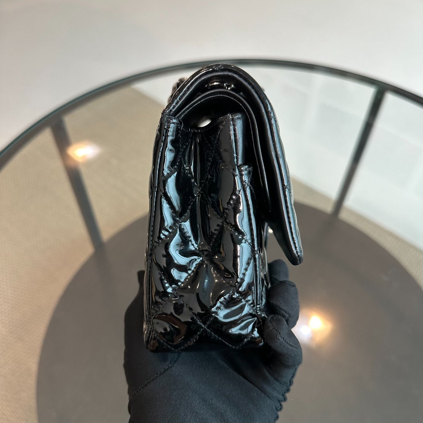 Classic Flap Medium Patent Leather Quilted Black No 19