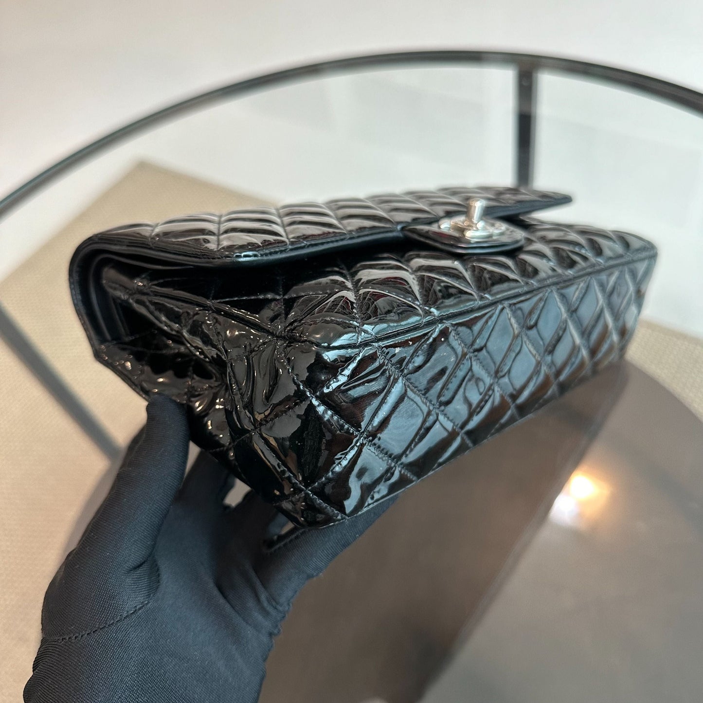 Classic Flap Medium Patent Leather Quilted Black No 19