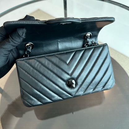 Classic Flap Mini Rectangular 20CM Lambskin Chevron All Black BHW No 21